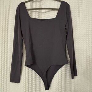 Aritzia Babaton Gray Long Sleeve Bodysuit